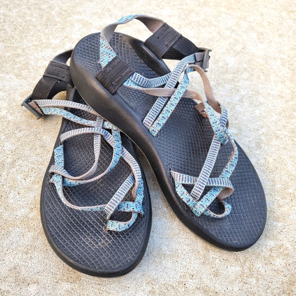 womens chacos size 10